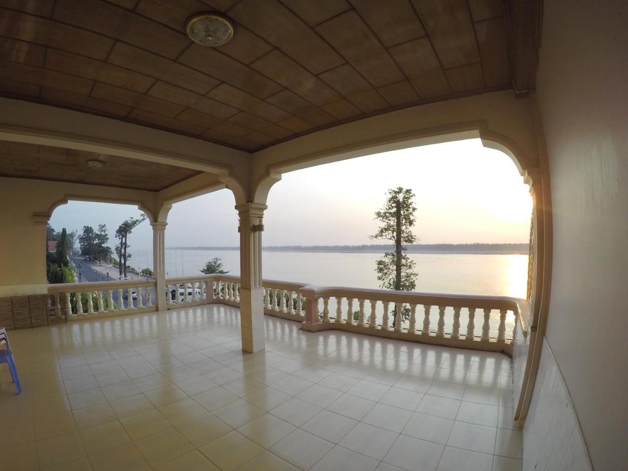 Hengheng II Guest House Кратьэх Экстерьер фото